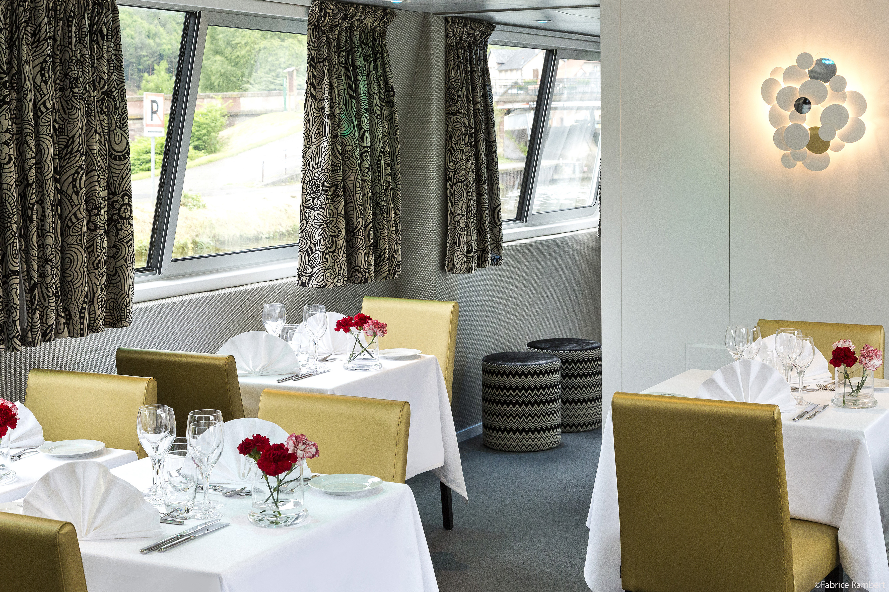 CroisiEurope Madeleine Restaurant 2.jpg